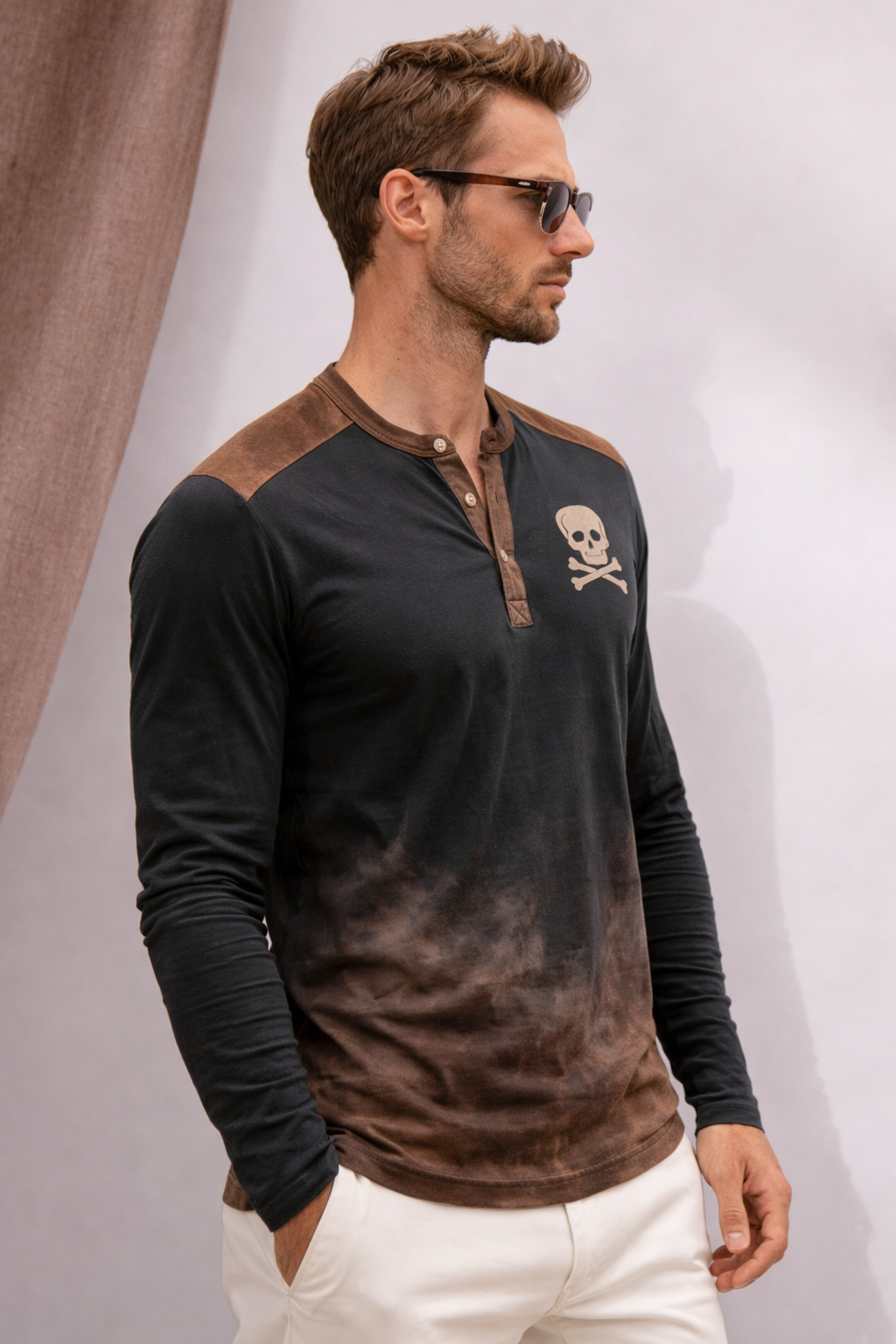 Herren Henley Langarmshirt Totenkopfdruck braun regulär elastisch