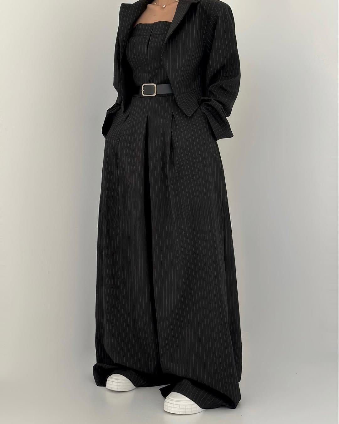Damen Zweiteiler Regular Fit Jumpsuit mit trägerlosem Oberteil, kurzer Jacke und weitem Bein Set 3-teilig Reise- und Alltagsoutfit