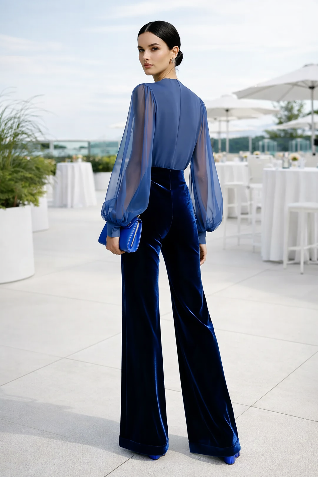 Damen Jumpsuit langarm, V-Ausschnitt, taillierte Passform, elegant