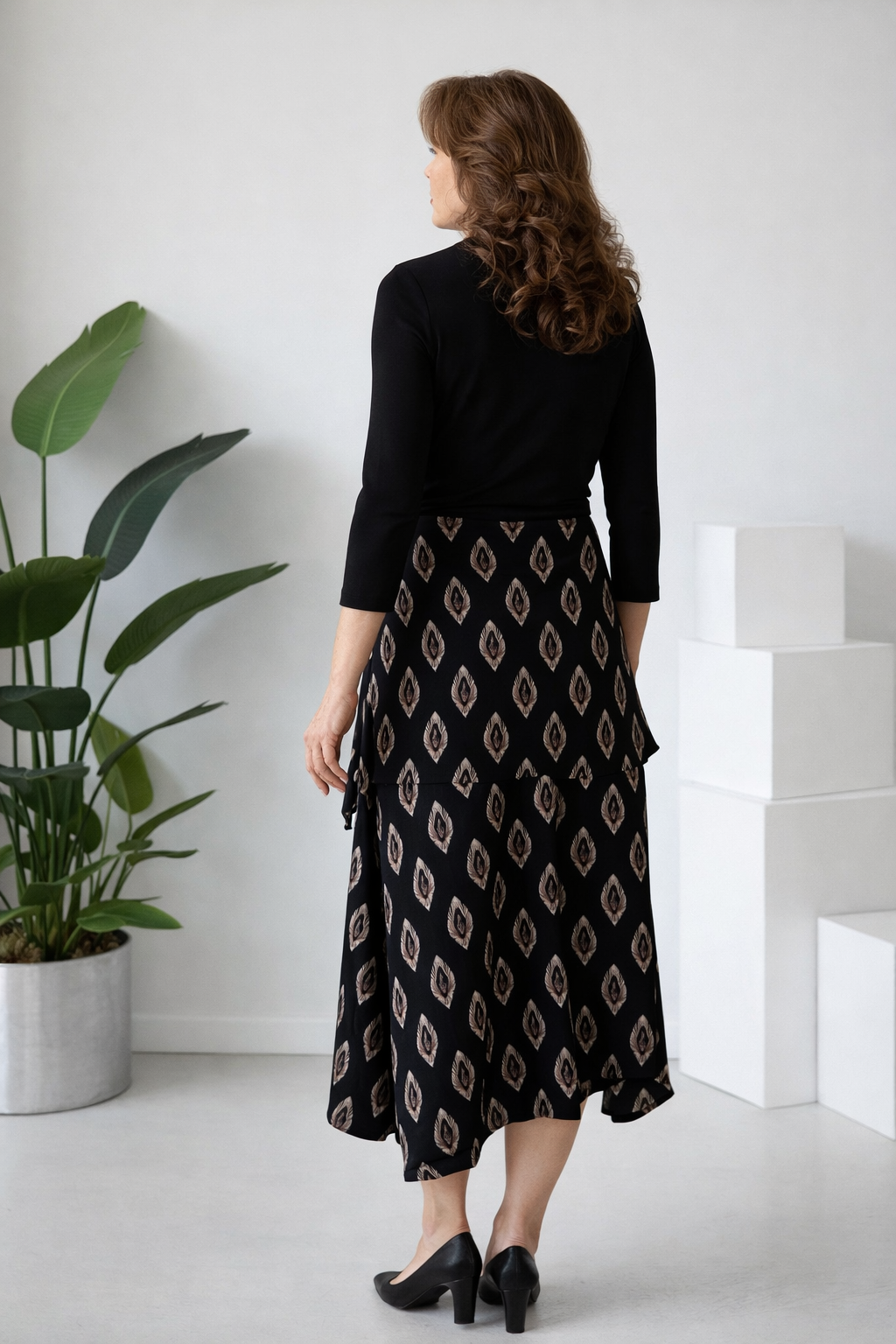 Damen Kleid zweifarbig Fit and Flare Kragen asymmetrischer Saum Bindegürtel elegant