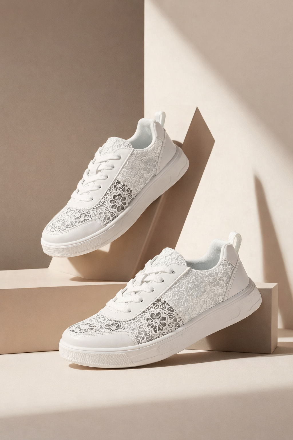 Damen Sneakers Weiß Blumenmuster Leicht Schnürung Komfort Alltag