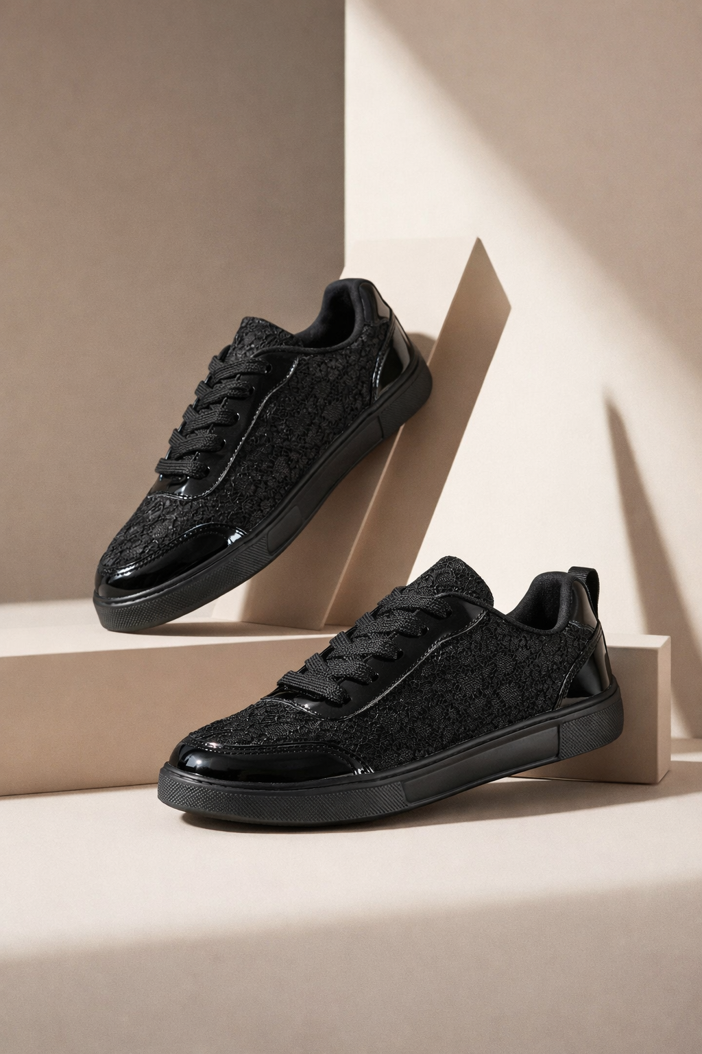 Damen Sneakers Weiß Blumenmuster Leicht Schnürung Komfort Alltag