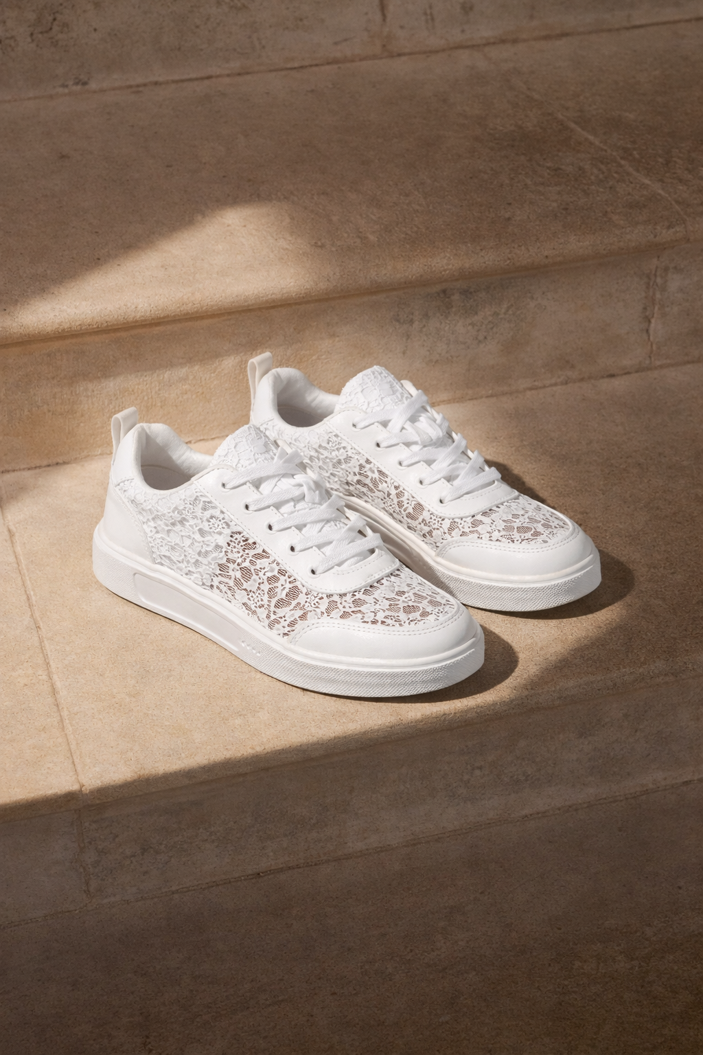 Damen Sneakers Weiß Blumenmuster Leicht Schnürung Komfort Alltag
