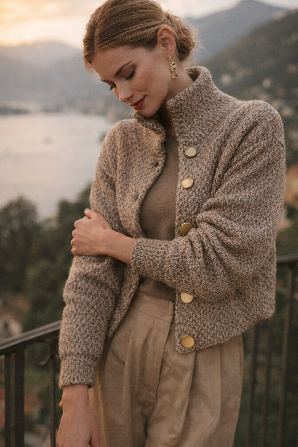 Damenpullover hoher Kragen Knopfverschluss strukturierte, elegante, bequeme Passform