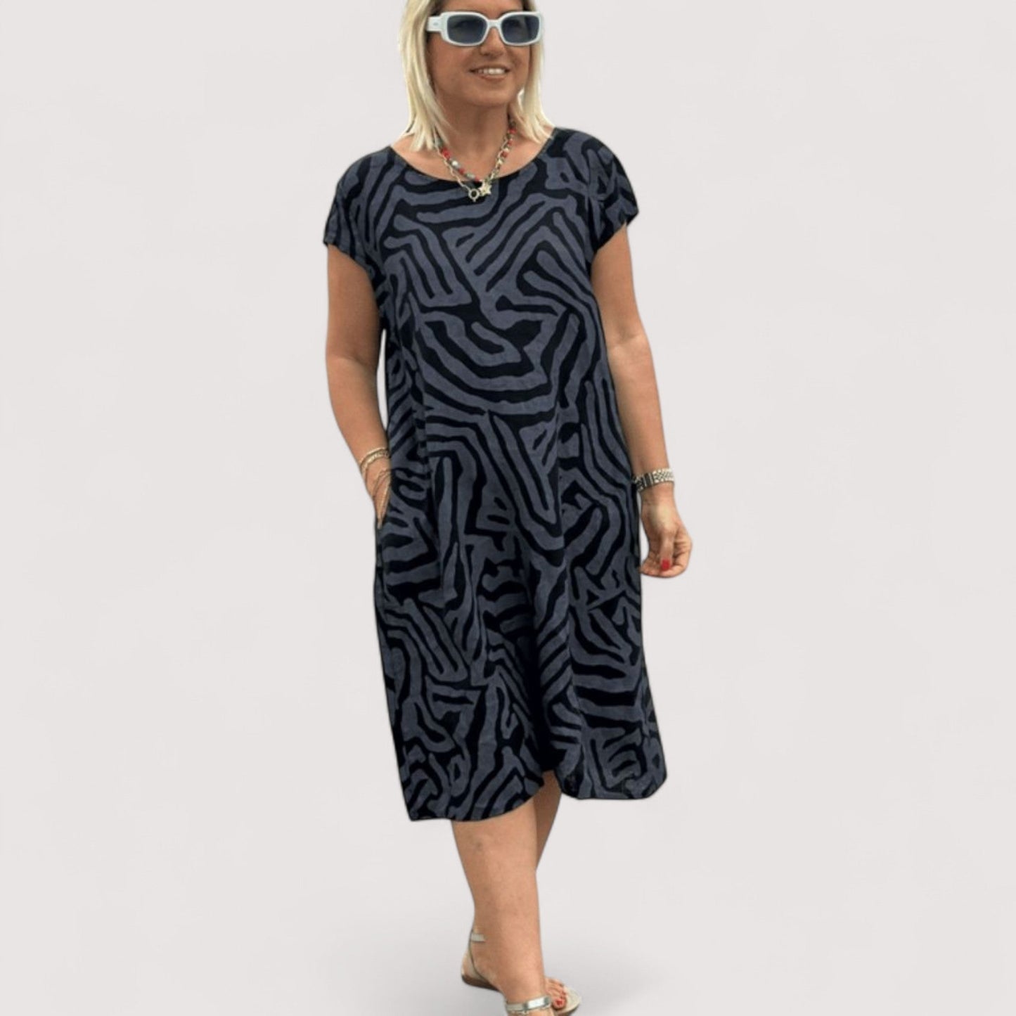 Damen Kleid locker Passform leicht atmungsaktiv vielseitig feminin bequem
