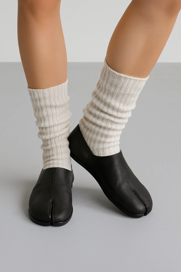 Herren Tabi Slipper Leder Kuhhaut gespaltene Zehen quadratisch verstellbare Ferse Slip-On