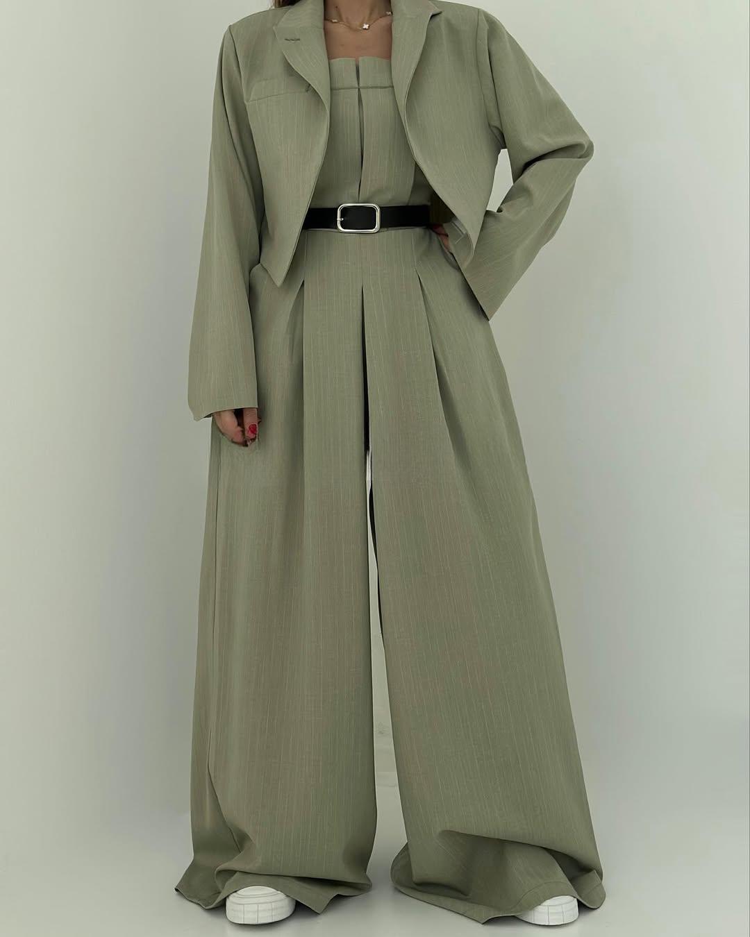 Damen Zweiteiler Regular Fit Jumpsuit mit trägerlosem Oberteil, kurzer Jacke und weitem Bein Set 3-teilig Reise- und Alltagsoutfit