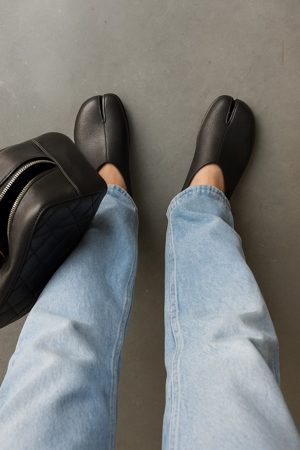 Herren Tabi Slipper Leder Kuhhaut gespaltene Zehen quadratisch verstellbare Ferse Slip-On