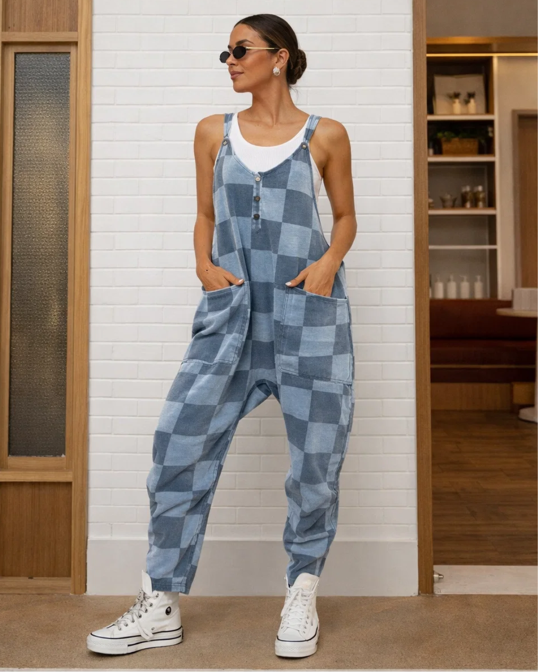 Damen Overall kariert, Oversize Passform, offene Rückenträger, Druckknopfverschluss, Taschen