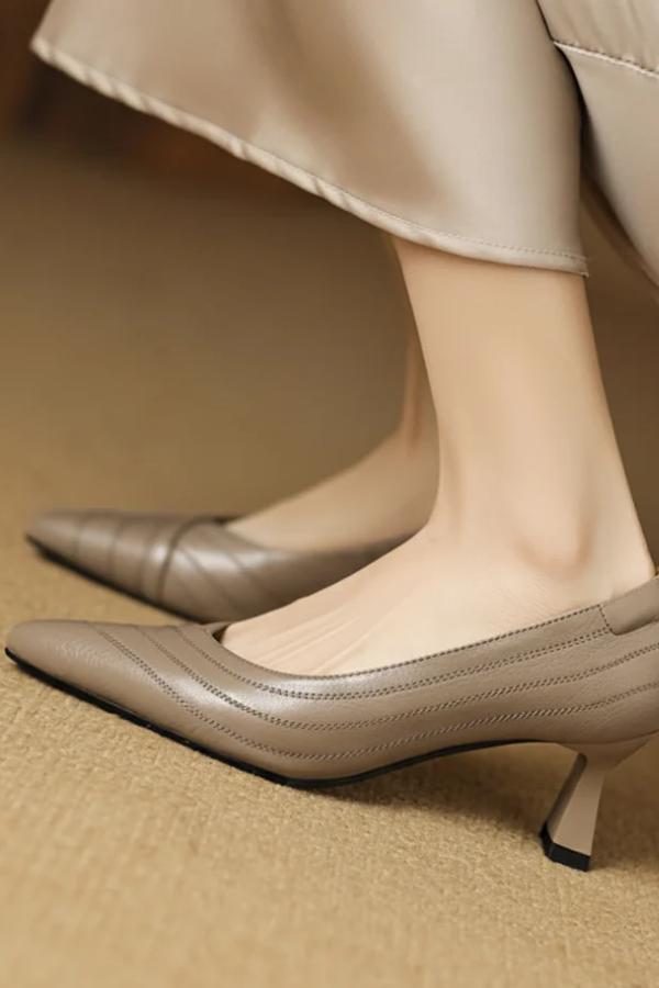 Damen Pumps spitzer Absatz Slip-On elegant bequem vielseitig