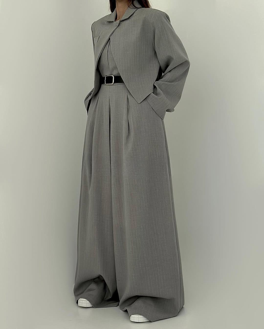 Damen Zweiteiler Regular Fit Jumpsuit mit trägerlosem Oberteil, kurzer Jacke und weitem Bein Set 3-teilig Reise- und Alltagsoutfit