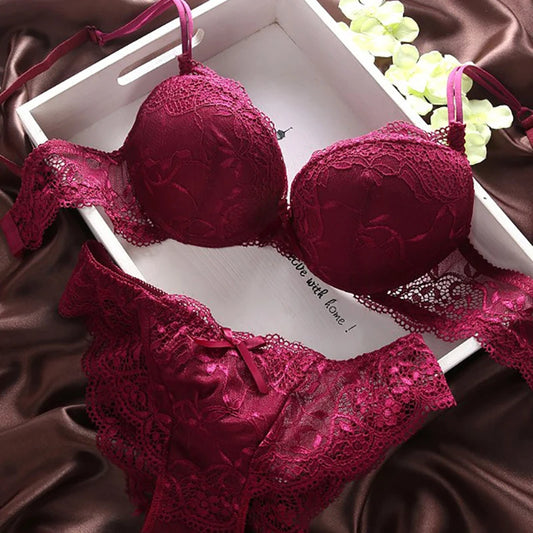 Damen Dessous Set Bordeaux Spitze Push-up BH mit Slip elegante florale Details
