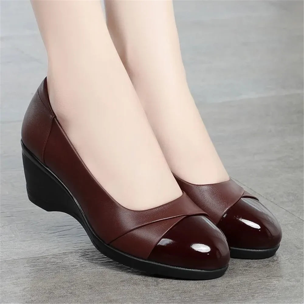 Damen Slip-on Schuhe Schwarz mit Keilabsatz Leicht Bequem Frühlingsschuhe Komfort Halbschuhe