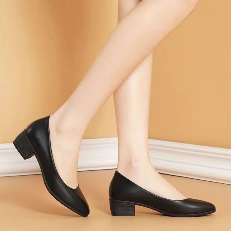 Damen Pumps Schwarz Echtleder Slip-On formelle Schuhe niedriger mittlerer Absatz bequem