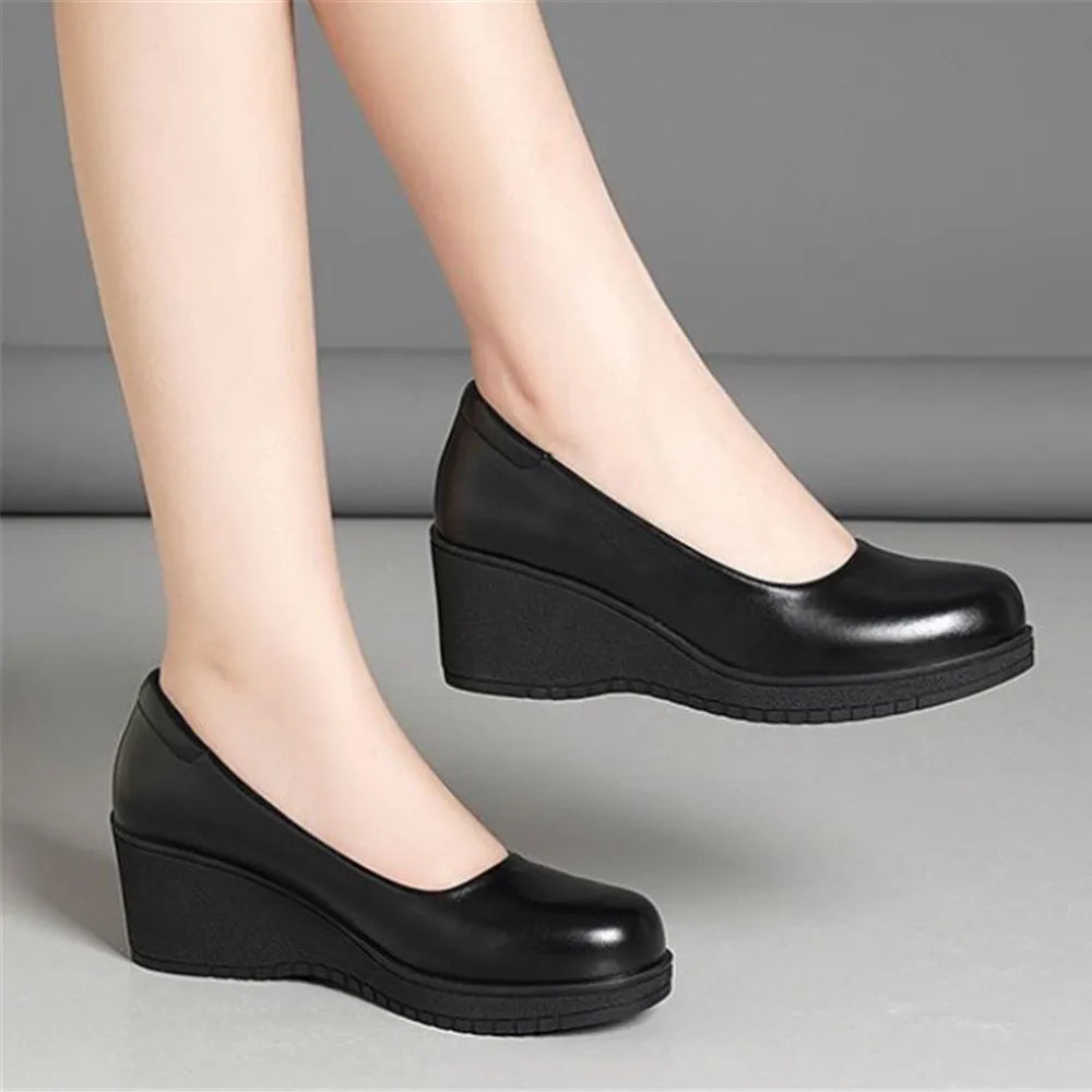 Damen Slip-on Schuhe Schwarz mit Keilabsatz Leicht Bequem Frühlingsschuhe Komfort Halbschuhe