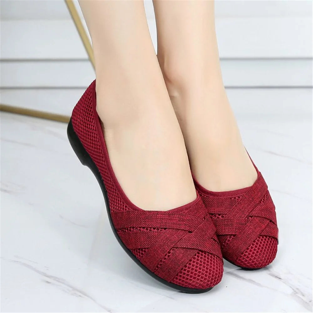 Damen Slipper Schwarz atmungsaktiv leicht Mesh flache Komfortschuhe