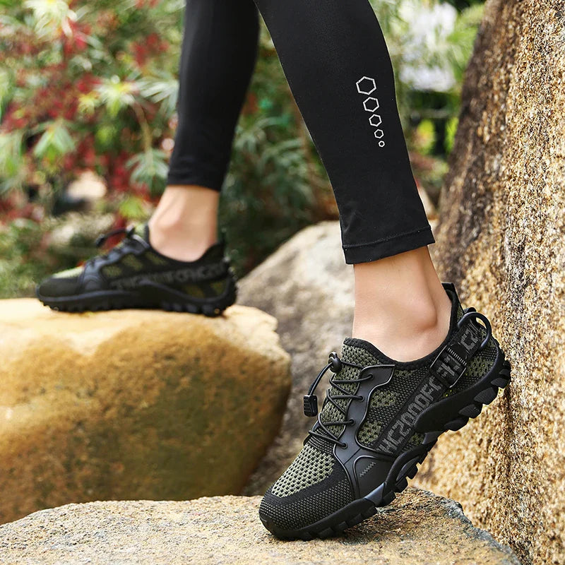 Damen Outdoorschuhe schwarz oliv mit Profilsohle und Schnellschnürung