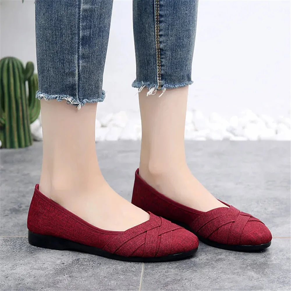 Damen Slipper Schwarz atmungsaktiv leicht Mesh flache Komfortschuhe