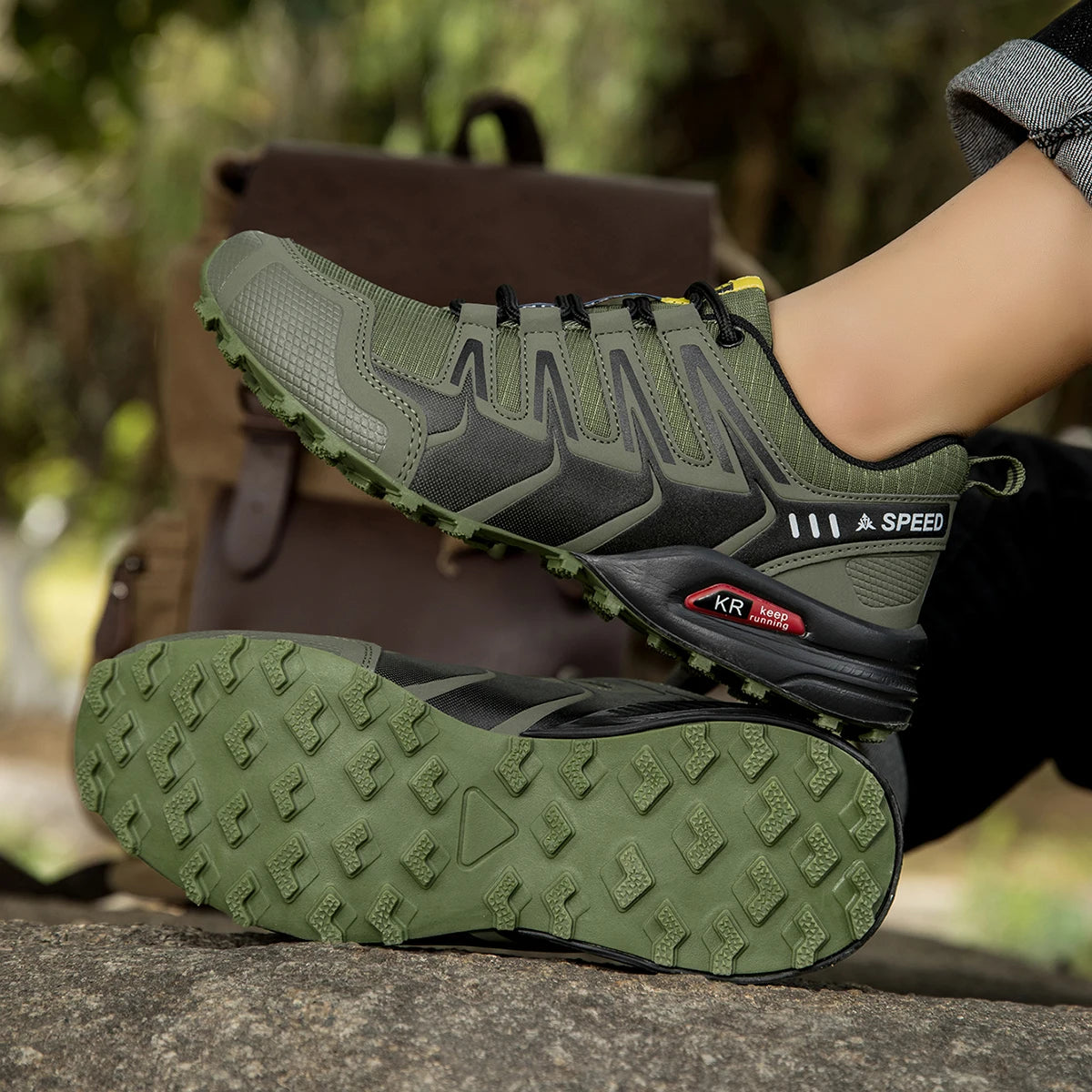 Herren Outdoor Schuhe Grün rutschfeste Sneaker mit Profilsohle und Schnellschnürung