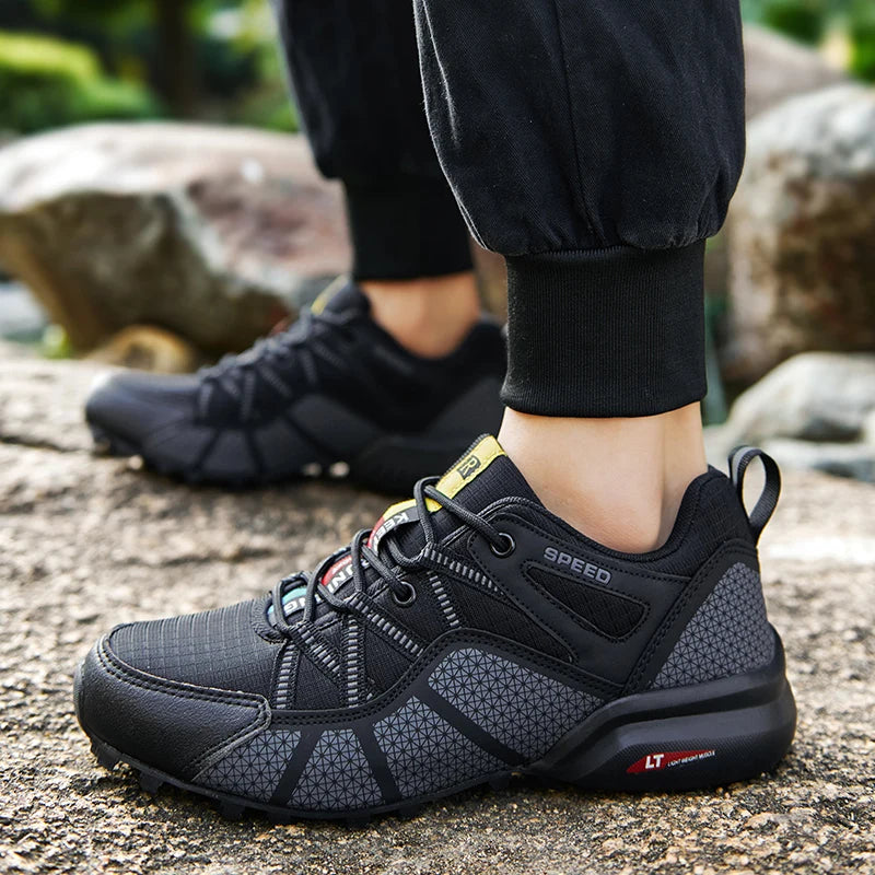 Herren Schwarz Grau rutschfest Outdoor Wanderschuhe mit Schnürung und griffiger Sohle