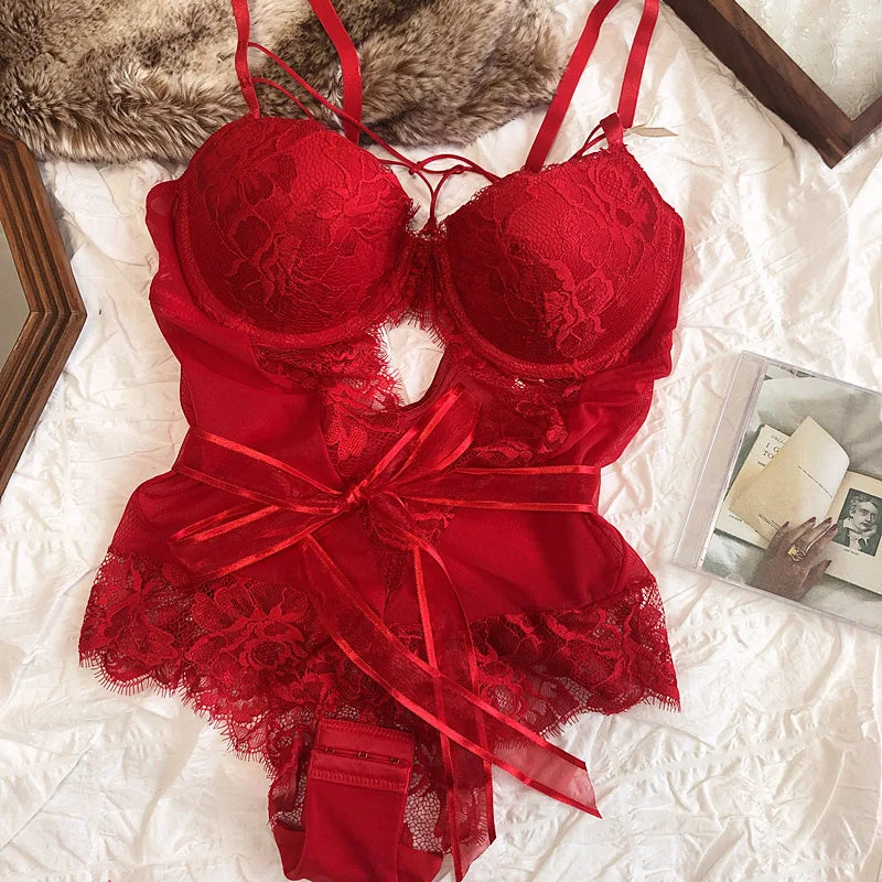 Damen Body Dessous Schwarz mit Spitze, Trägern, Cut-Out und Schleifendetail