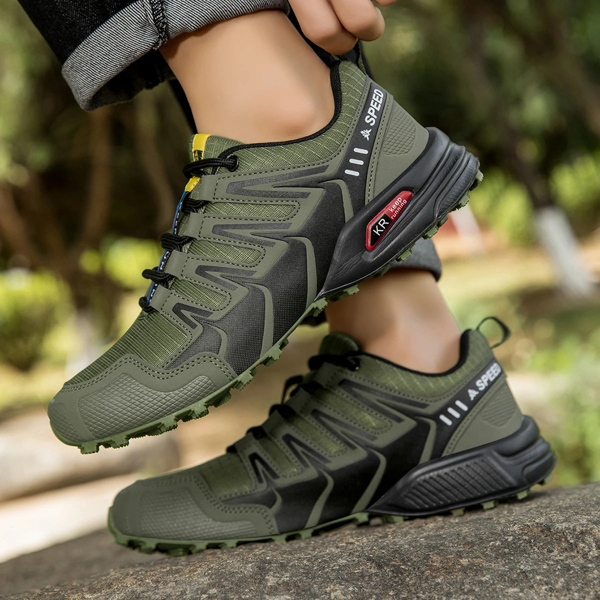 Herren Outdoor Schuhe Grün rutschfeste Sneaker mit Profilsohle und Schnellschnürung