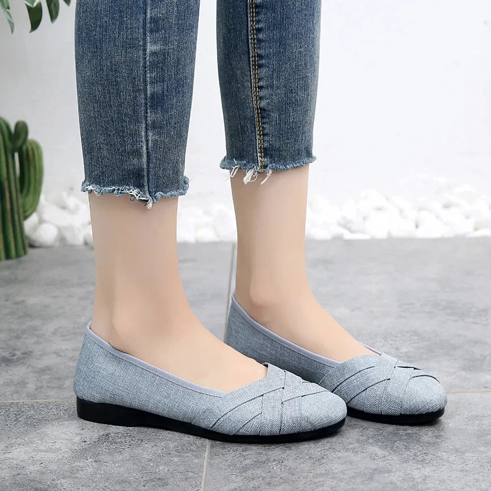 Damen Slipper Schwarz atmungsaktiv leicht Mesh flache Komfortschuhe