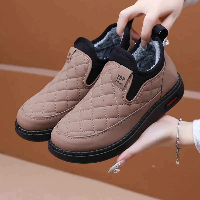 Damen Winterstiefel wasserdicht gefüttert rutschfest Slip-On gesteppt leicht warm Outdoor