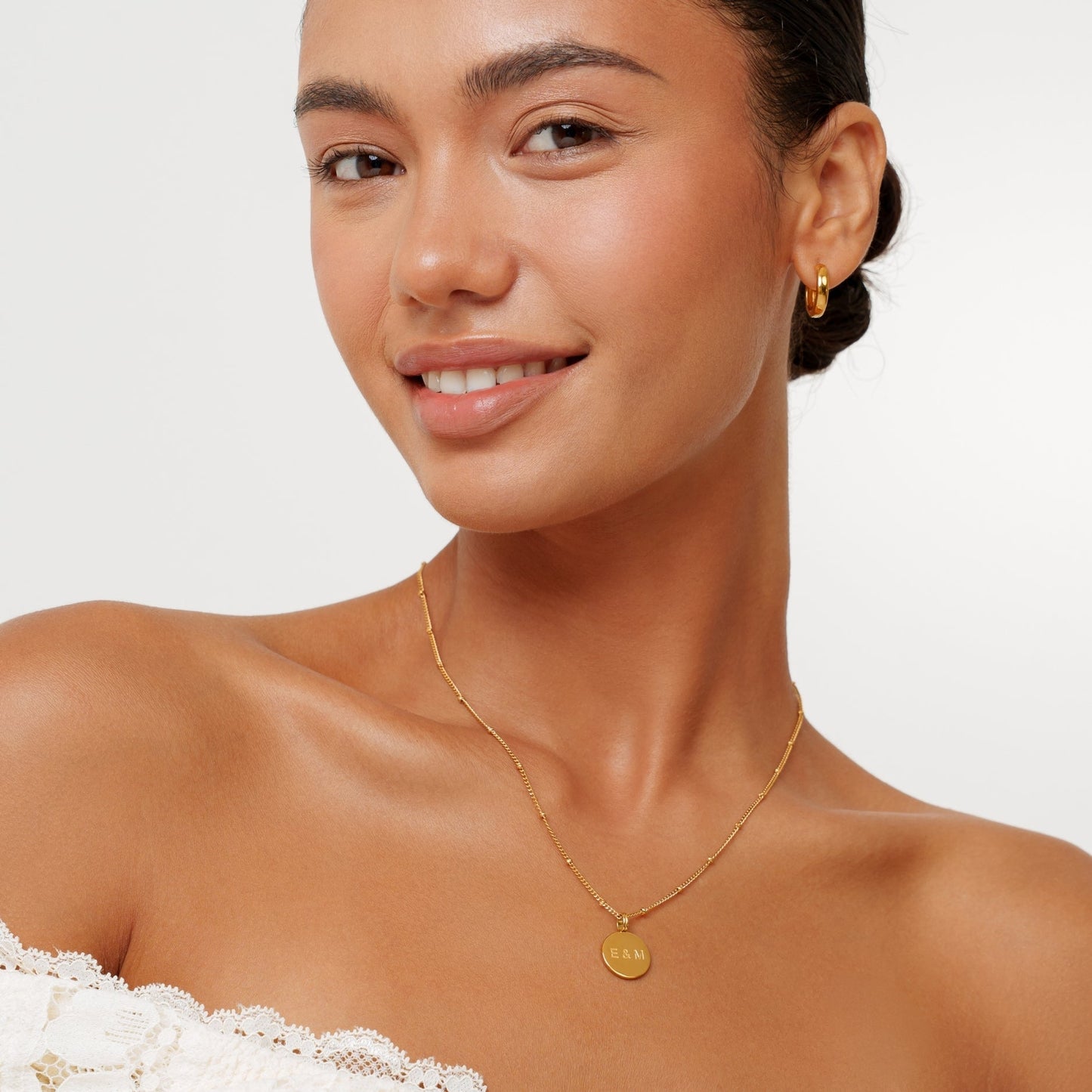 Damen Medaillon Halskette Gold mit Gravur personalisierbar Edelstahl wasserfest Schmuck