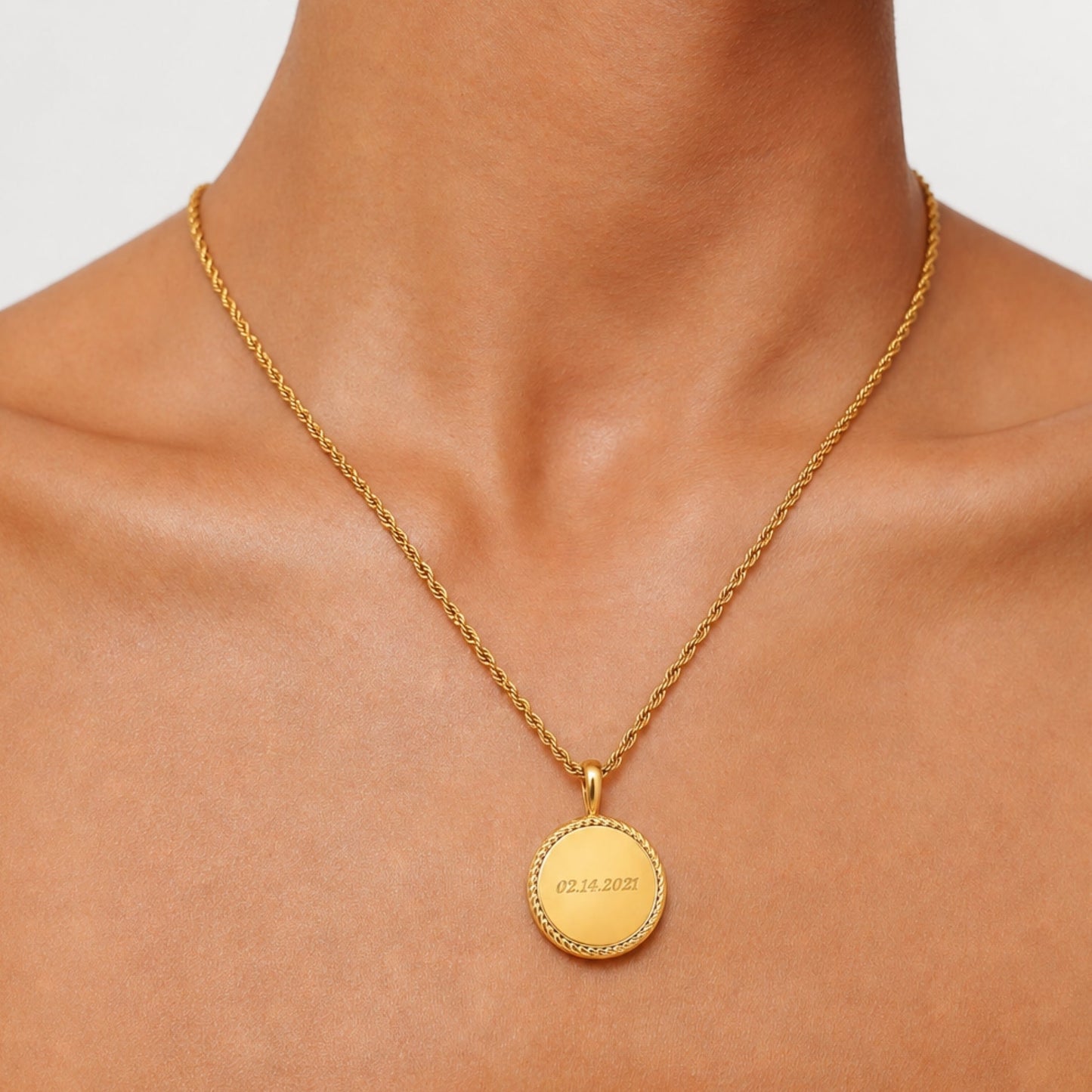 Damen Halskette Gold mit Gravur Anhänger personalisierbar Edelstahl wasserfest Vintage Design