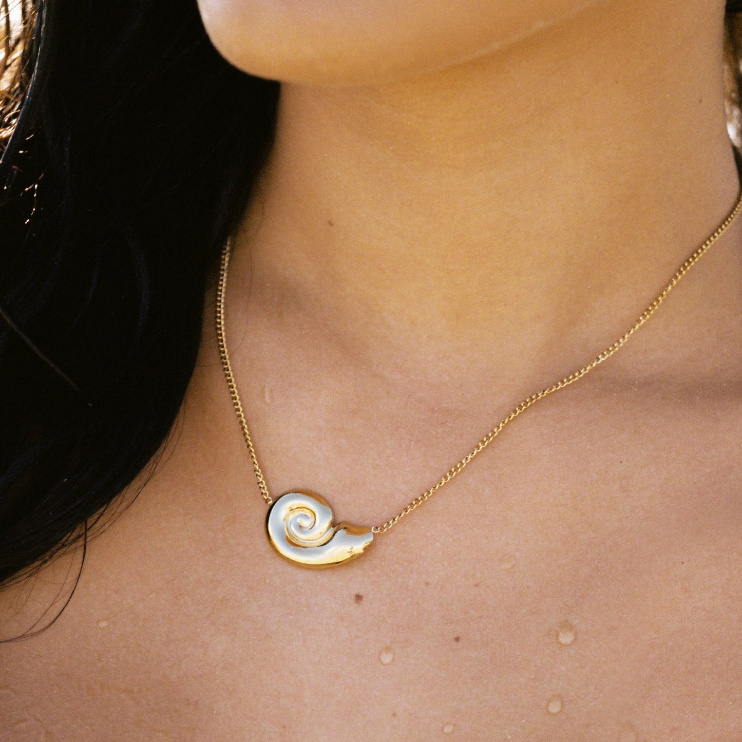 Damen Halskette Gold mit Nautilus-Muschel Anhänger, 18K PVD Edelstahl, wasserfest, verstellbar