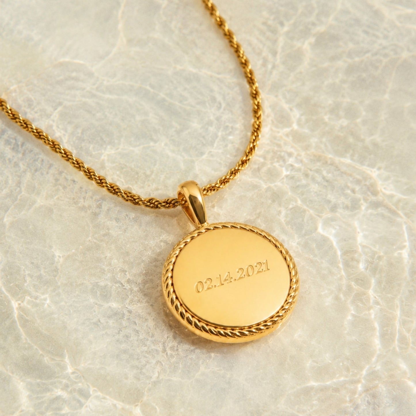 Damen Halskette Gold mit Gravur Anhänger personalisierbar Edelstahl wasserfest Vintage Design