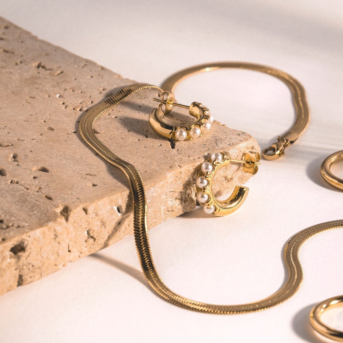 Damen Herringbone Choker Gold, 18K PVD Edelstahl Halskette, wasserfest, verstellbar