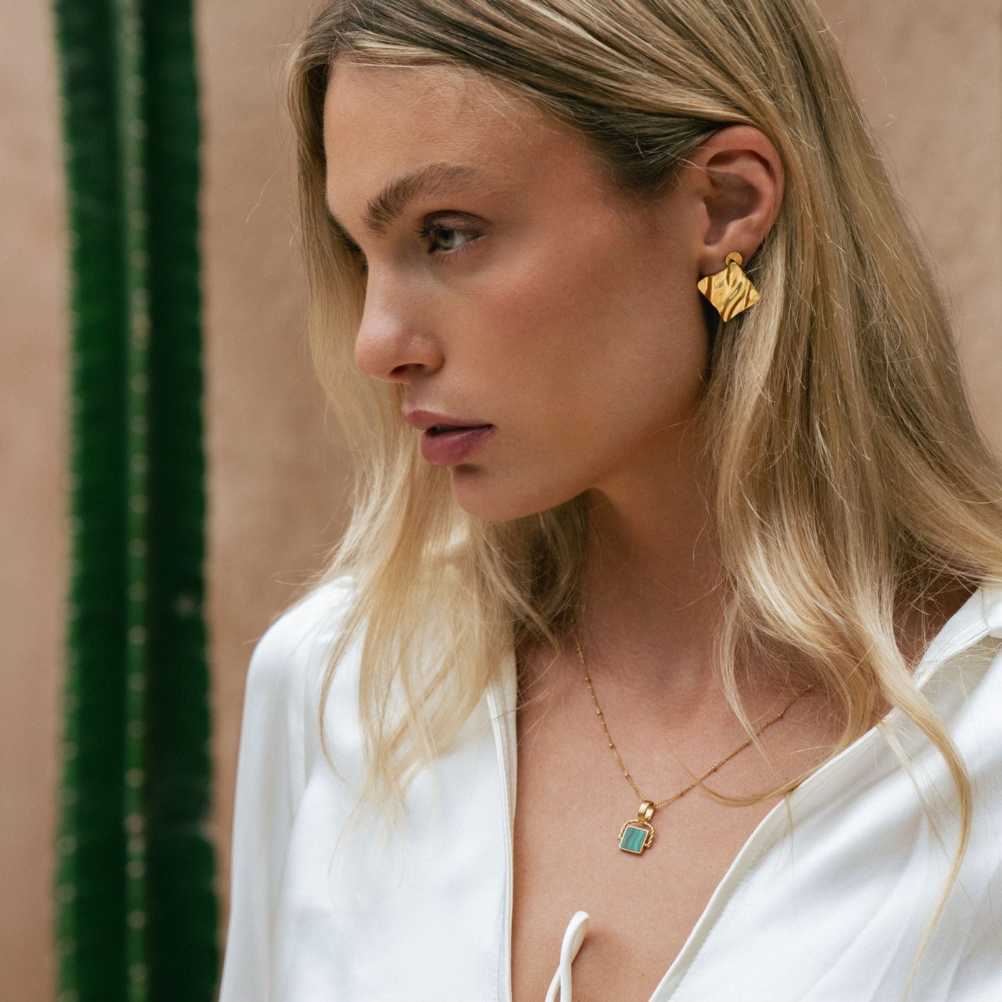 Damen Kette Gold mit grünem Malachit Anhänger, wasserfest, verstellbar, hypoallergen, elegante Schmuckkette