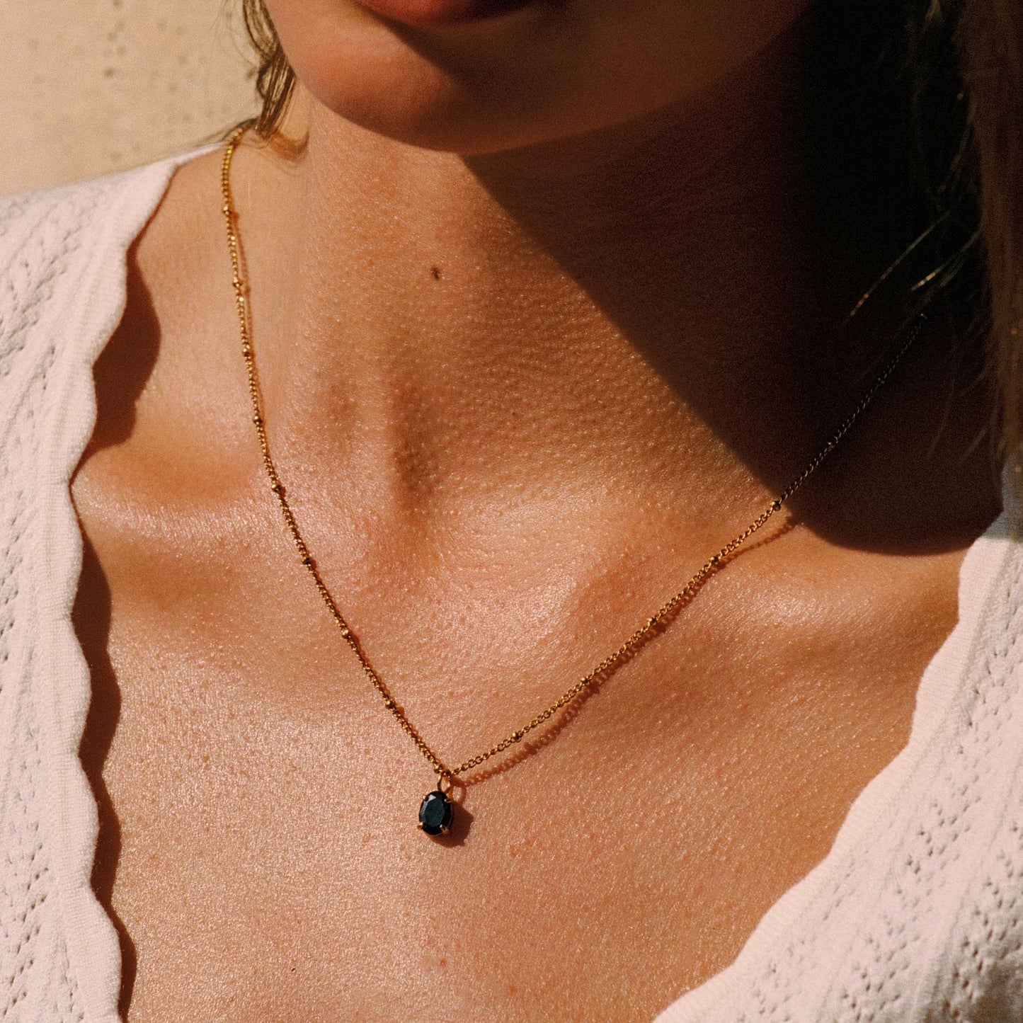 Damen Halskette Gold schwarzer CZ Anhänger Beaded Chain verstellbar wasserfest hypoallergen Edelstahl