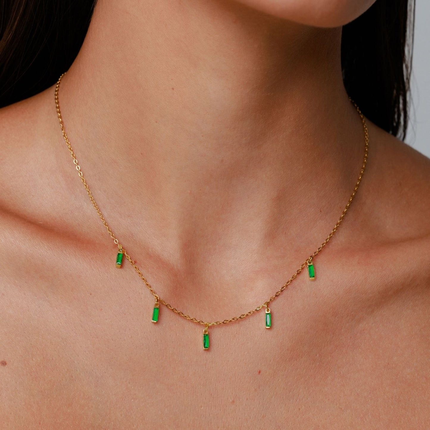 Damen Choker Halskette mit grünem Smaragdoptik Anhänger aus Edelstahl