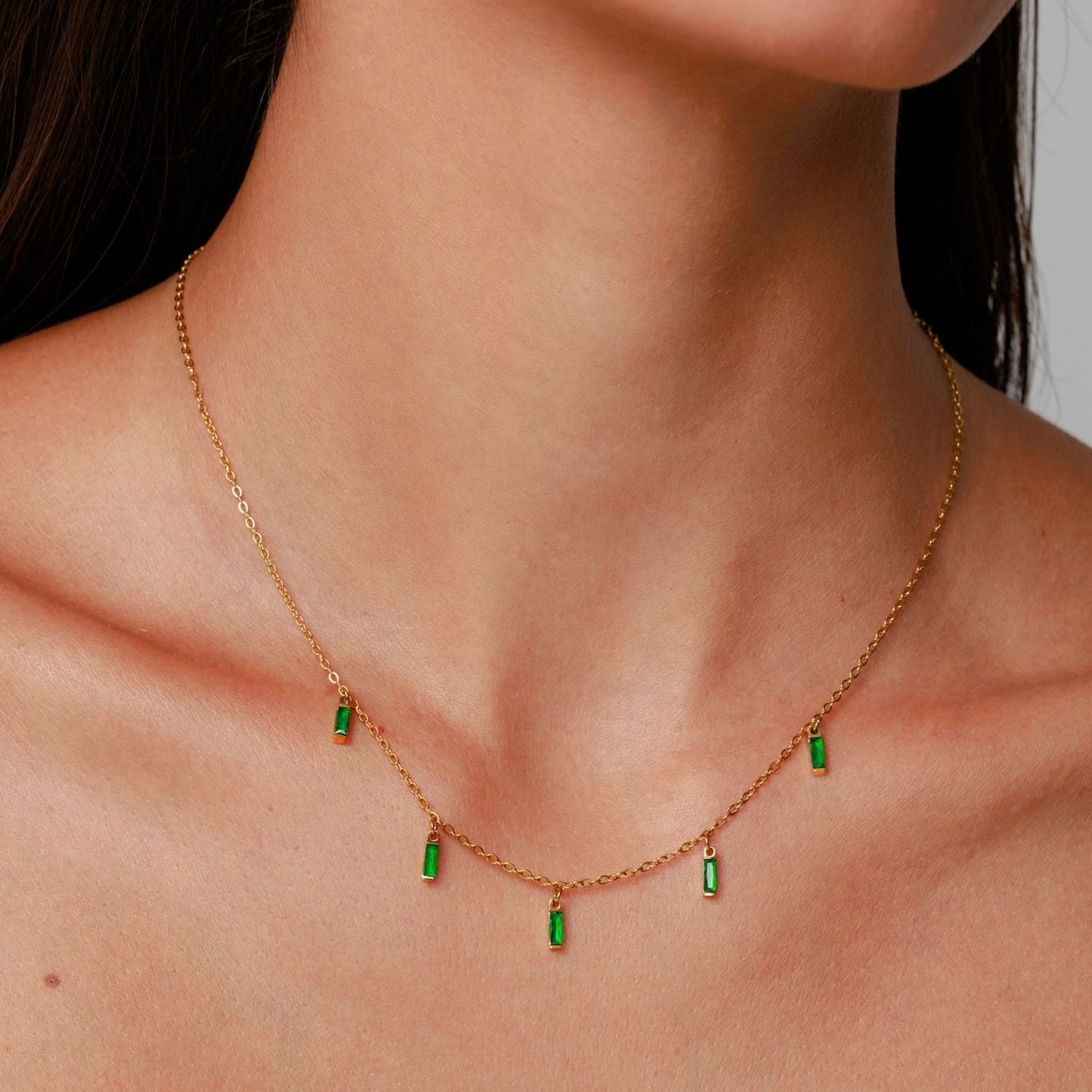 Damen Choker Halskette mit grünem Smaragdoptik Anhänger aus Edelstahl