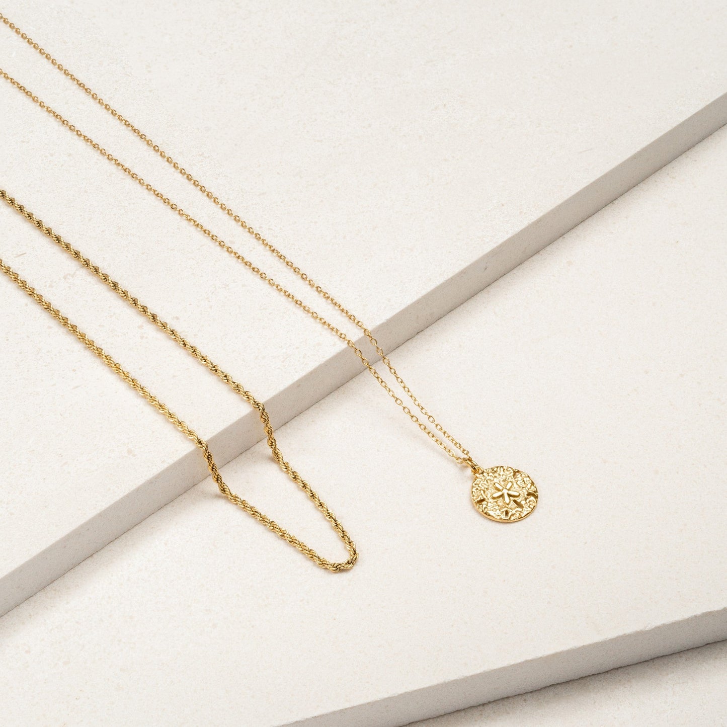 Damen Halskette Gold mit Sanddollar Anhänger, maritime Kette, verstellbar, wasserfest, hypoallergen
