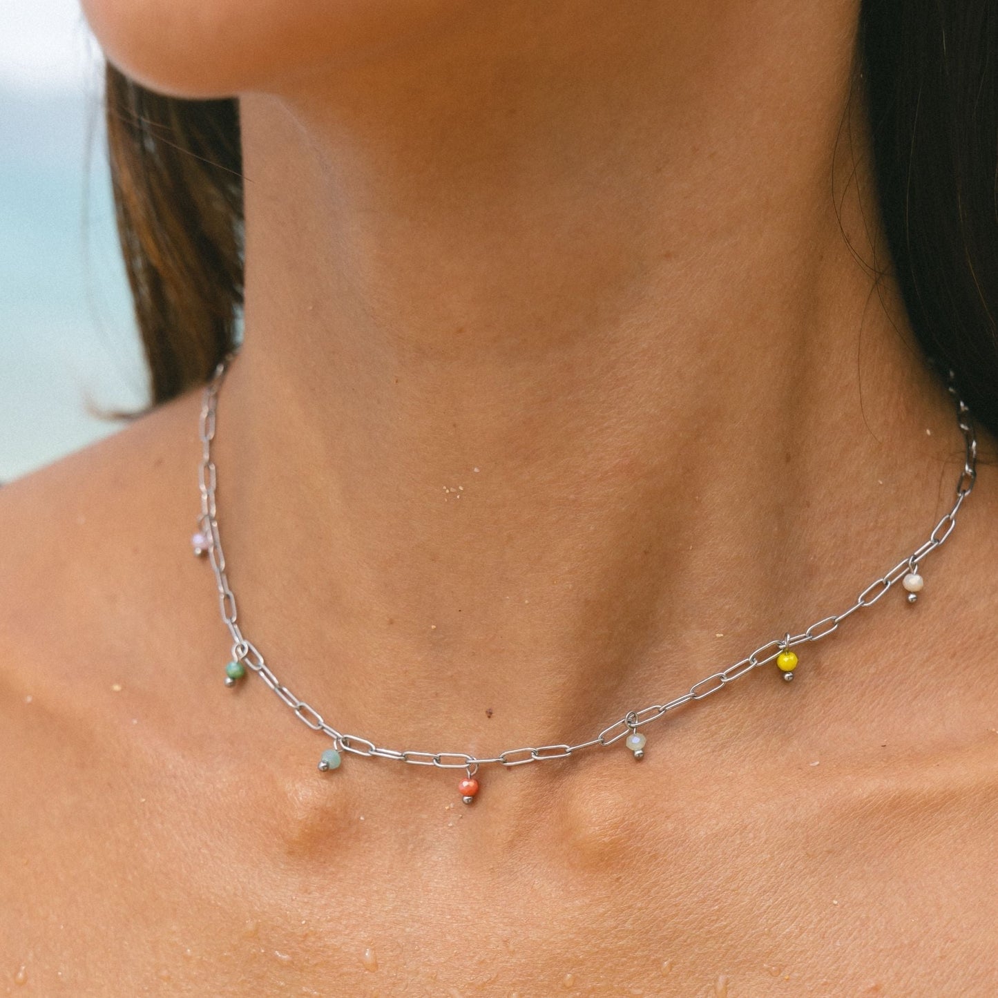 Damen Choker Gold mit bunten Anhängern, Gliederkette aus 18K PVD Edelstahl, wasserfest, verstellbar