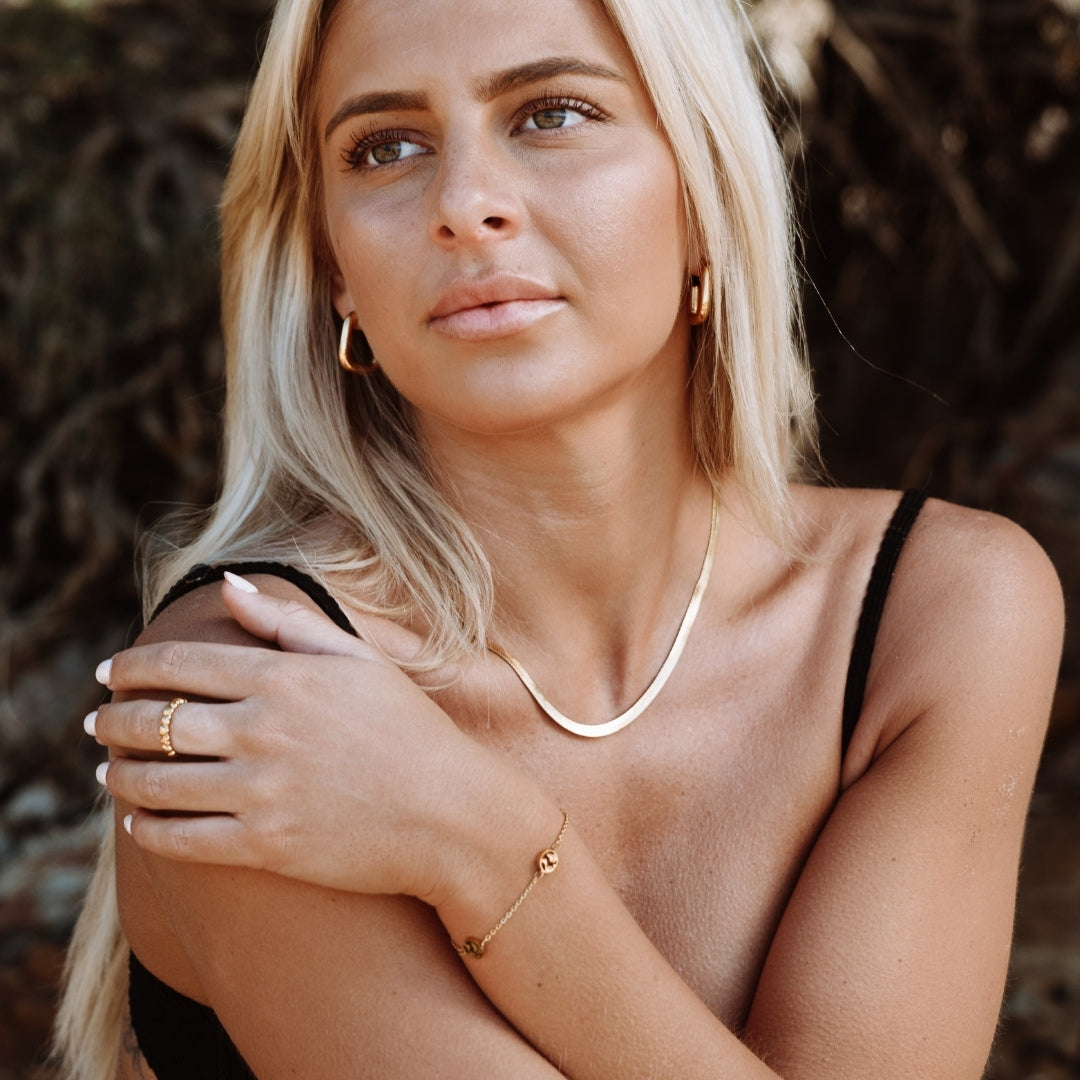 Damen Herringbone Choker Gold, 18K PVD Edelstahl Halskette, wasserfest, verstellbar