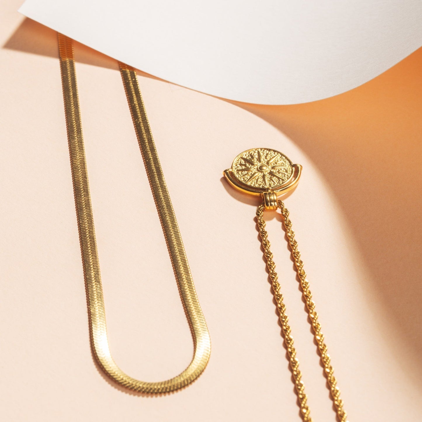 Damen Schmuckset Gold Herringbone Choker Sonnenanhänger Halskette verstellbar wasserfest Edelstahl
