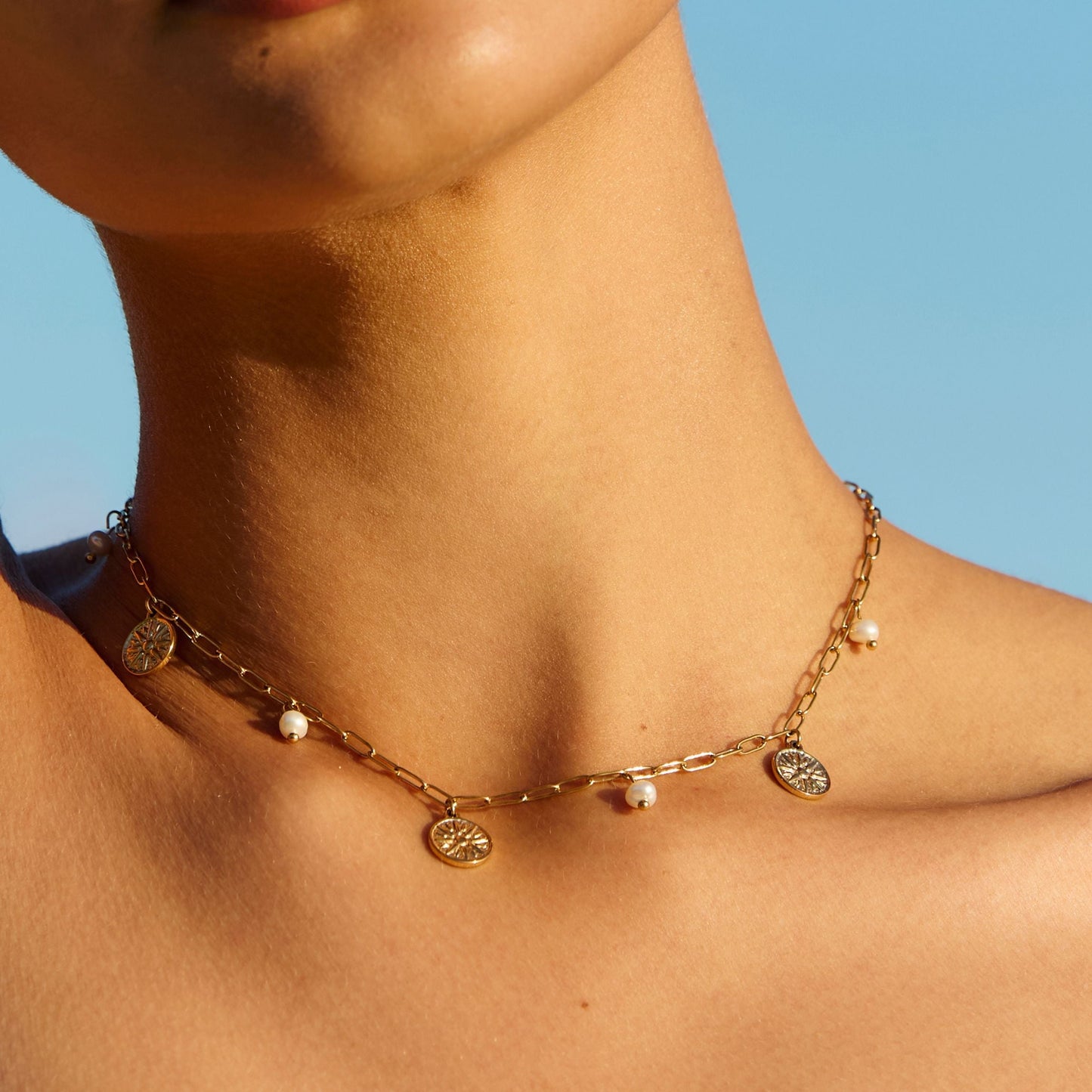 Damen Perlen Choker Gold Süßwasserperlen Sonnen Anhänger verstellbar wasserfest