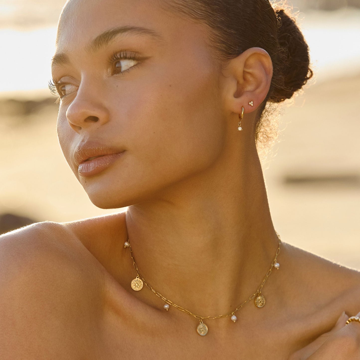 Damen Perlen Choker Gold Süßwasserperlen Sonnen Anhänger verstellbar wasserfest