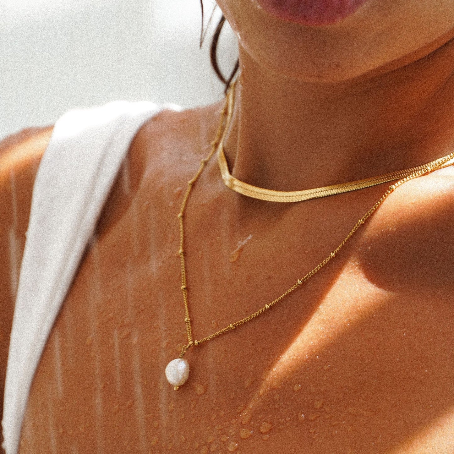 Damen Schmuckset Gold mit Herringbone Choker und Süßwasserperlen-Anhänger, 18K PVD Edelstahl, wasserfest